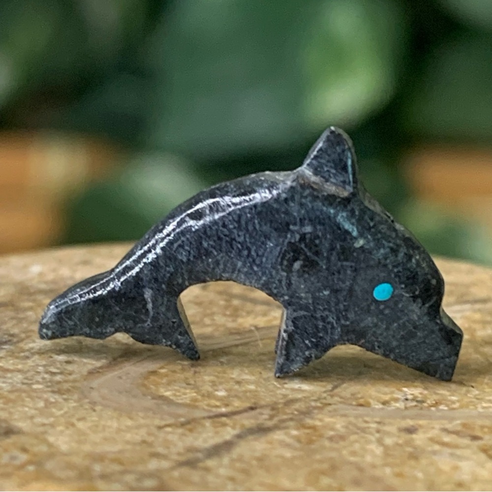 Native American Style Zuni Dolphin Fetish Bead Black Stone Animal Carving .8"